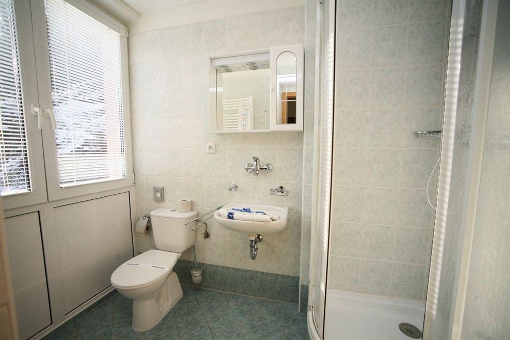 Hotel Astoria Jachymov Bagian luar foto