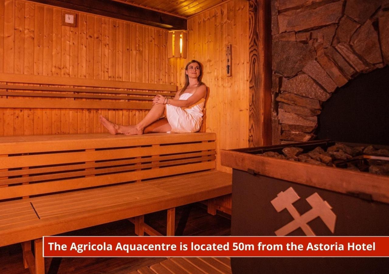 Hotel Astoria Jachymov Bagian luar foto