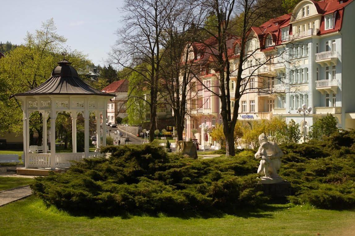 Hotel Astoria Jachymov Bagian luar foto
